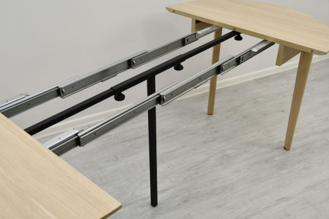 Nietuzinkowy stół DPL 05 fi 90 do 210 cm jasny dąb Nietuzinkowy stół DPL 05 fi 90 do 210 cm jasny dąb