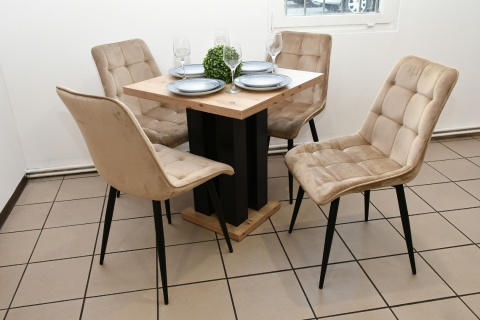 Funkcjonalny, rozkładany stół Igor lam oraz krzesła Welur