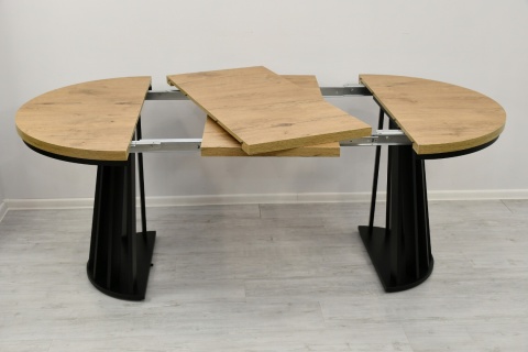 Okrągły stół z lamelami i maskownicą Lamel Fit oraz krzesła K-78