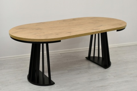 Okrągły stół z lamelami i maskownicą Lamel Fit oraz krzesła K-78