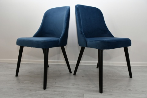 Okrągły stół z lamelami i maskownicą Lamel Fit oraz krzesła K-78