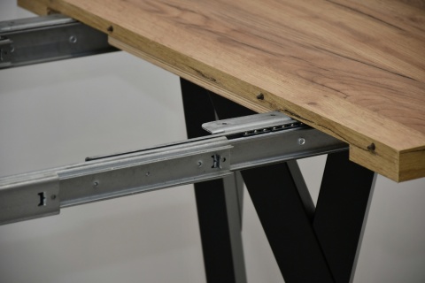 Loftowy, okrągły stół Jaga fi 100 cm rozkładany do 200 cm, blat dąb kraft złoty / nogi czarne