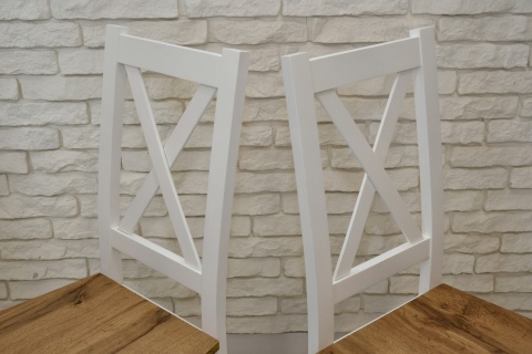 Loftowy, okrągły stół Lamel fit oraz krzesła Krzyżak