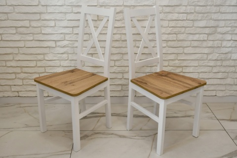 Loftowy, okrągły stół Lamel fit oraz krzesła Krzyżak