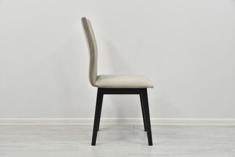 Loftowy, okrągły stół Lamel fit oraz profilowane krzesła Luna 1